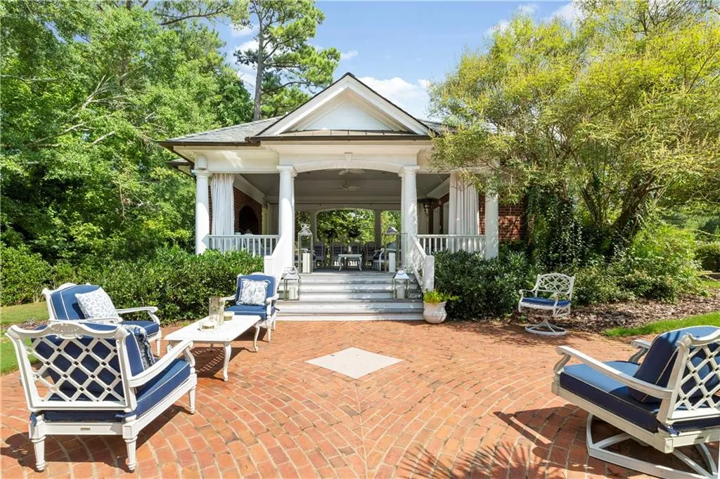 855 Davis Drive, Atlanta, Georgia 30327, 9 Bedrooms Bedrooms, ,9 BathroomsBathrooms,Residential,Sold,855 Davis Drive,7221421