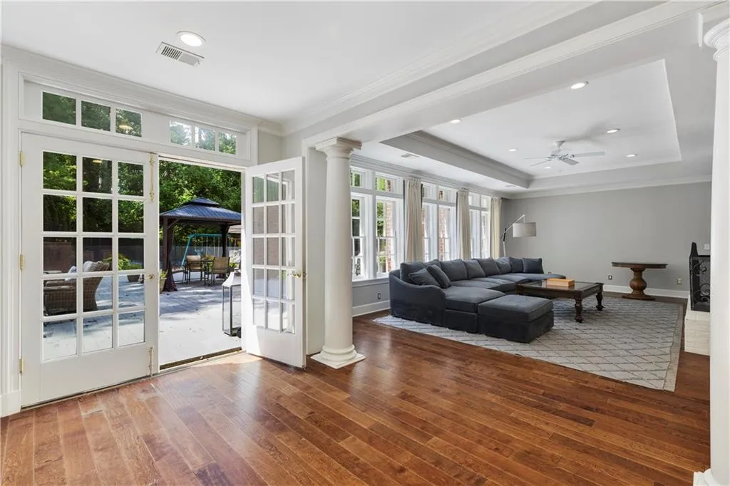 855 Davis Drive, Atlanta, Georgia 30327, 9 Bedrooms Bedrooms, ,9 BathroomsBathrooms,Residential,Sold,855 Davis Drive,7221421