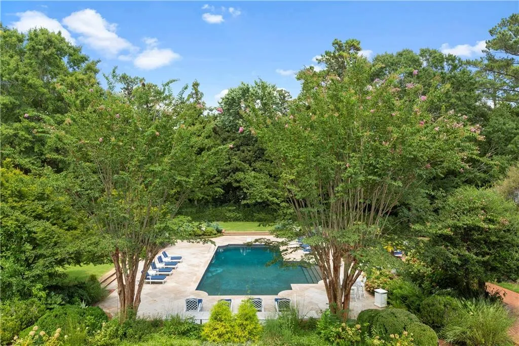 855 Davis Drive, Atlanta, Georgia 30327, 9 Bedrooms Bedrooms, ,9 BathroomsBathrooms,Residential,Sold,855 Davis Drive,7221421