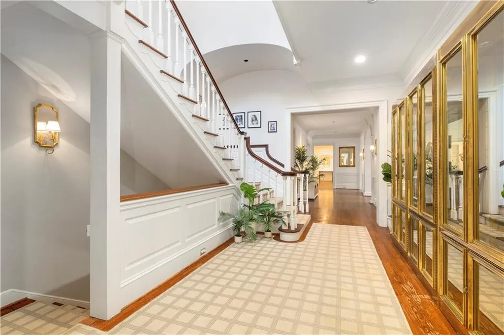 855 Davis Drive, Atlanta, Georgia 30327, 9 Bedrooms Bedrooms, ,9 BathroomsBathrooms,Residential,Sold,855 Davis Drive,7221421