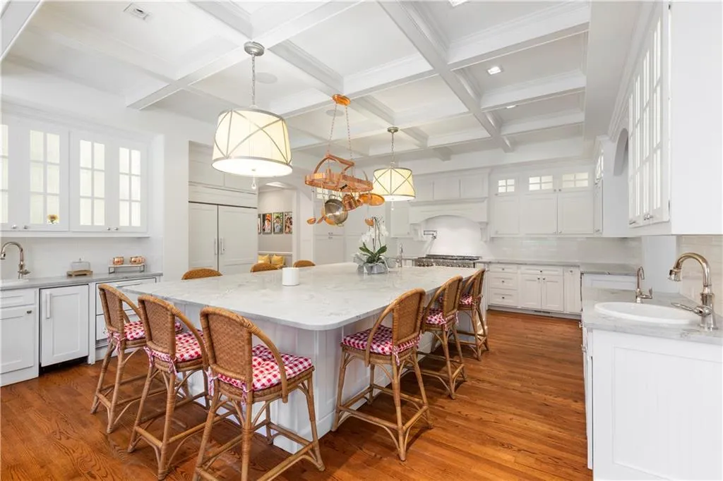 855 Davis Drive, Atlanta, Georgia 30327, 9 Bedrooms Bedrooms, ,9 BathroomsBathrooms,Residential,Sold,855 Davis Drive,7221421