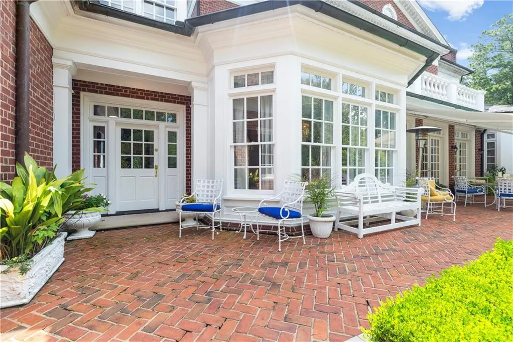 855 Davis Drive, Atlanta, Georgia 30327, 9 Bedrooms Bedrooms, ,9 BathroomsBathrooms,Residential,Sold,855 Davis Drive,7221421