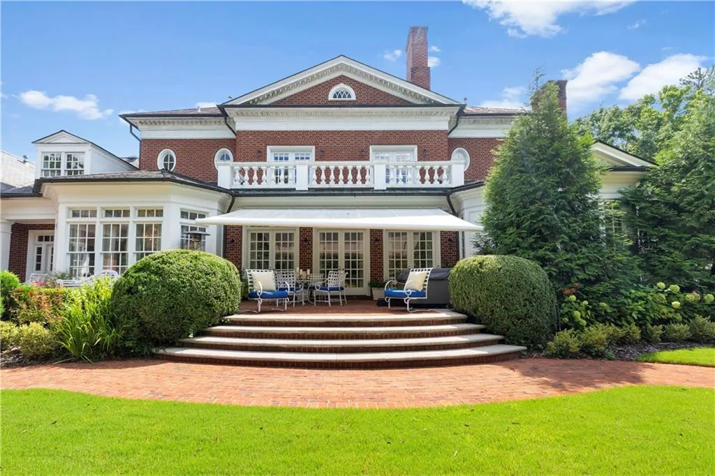 855 Davis Drive, Atlanta, Georgia 30327, 9 Bedrooms Bedrooms, ,9 BathroomsBathrooms,Residential,Sold,855 Davis Drive,7221421