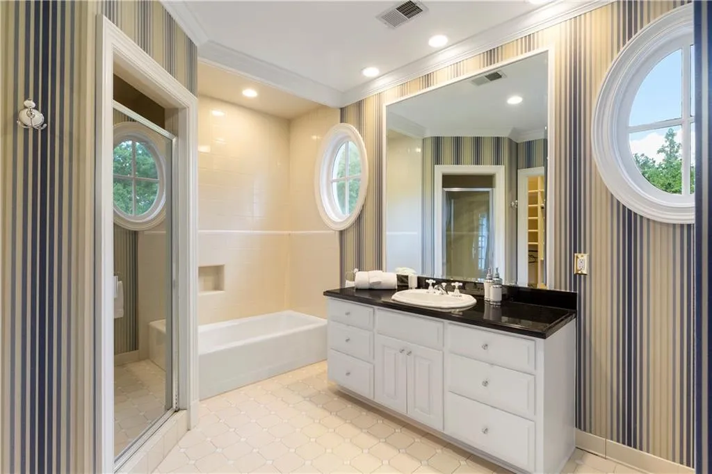 855 Davis Drive, Atlanta, Georgia 30327, 9 Bedrooms Bedrooms, ,9 BathroomsBathrooms,Residential,Sold,855 Davis Drive,7221421