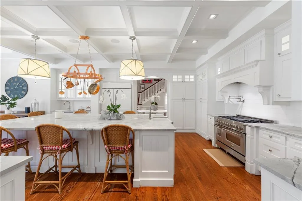 855 Davis Drive, Atlanta, Georgia 30327, 9 Bedrooms Bedrooms, ,9 BathroomsBathrooms,Residential,Sold,855 Davis Drive,7221421