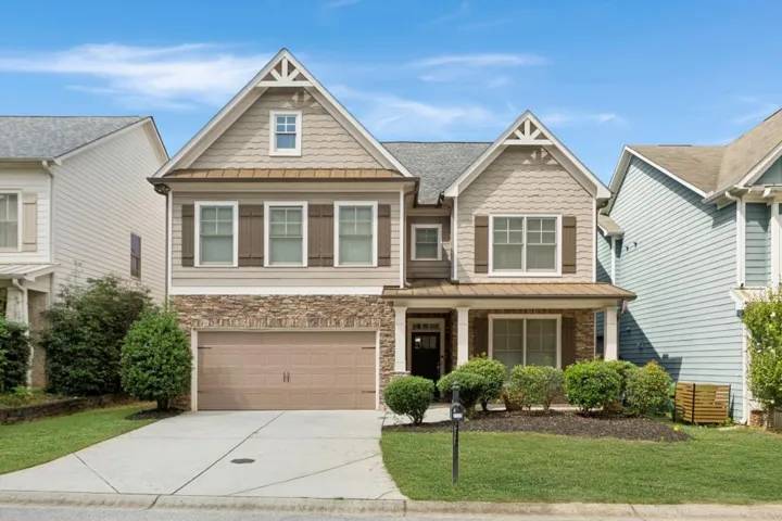 Beautifully Maintained Traditional Home in the sought-after Vinings on the Chattahoochee neighborhood!