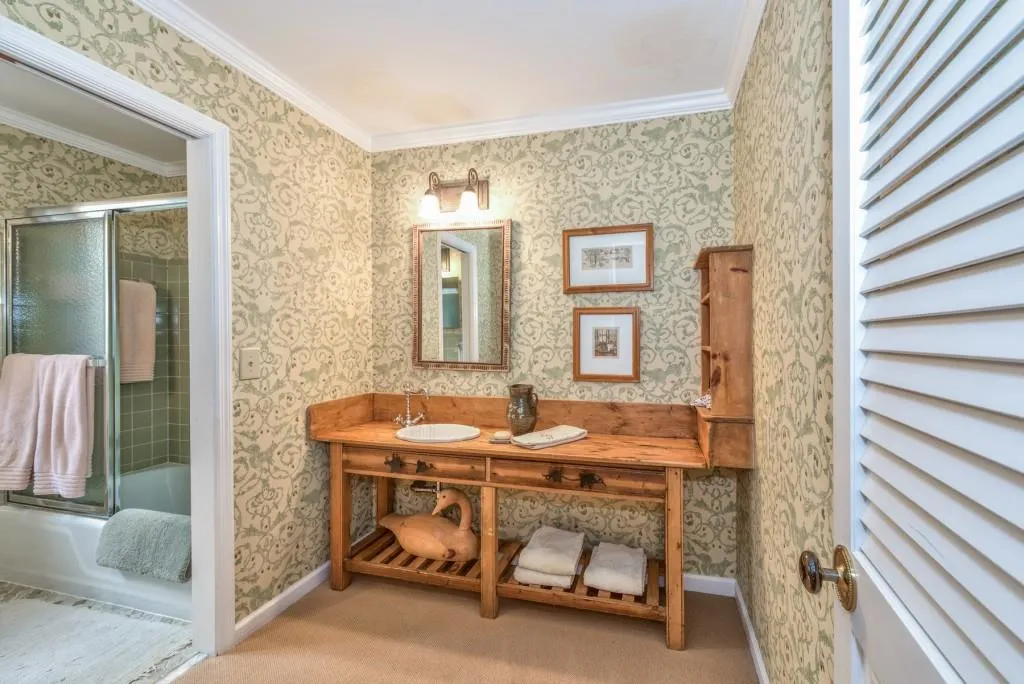 1120 Huntcliff, Sandy Springs, Georgia 30350, 3 Bedrooms Bedrooms, ,4 BathroomsBathrooms,Residential,Sold,1120 Huntcliff,5642082