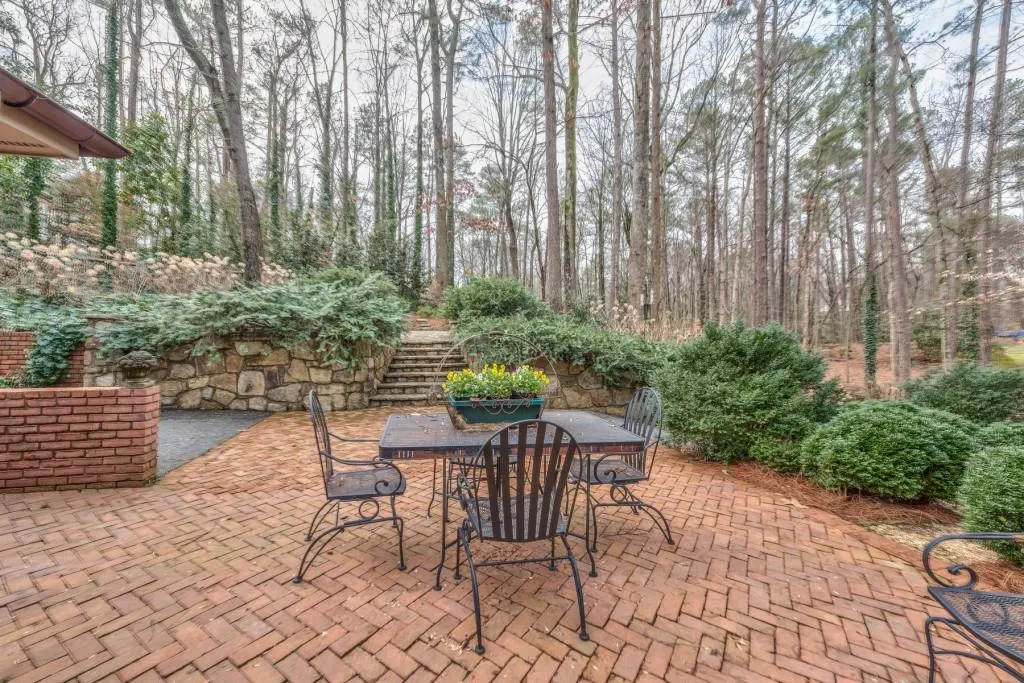 1120 Huntcliff, Sandy Springs, Georgia 30350, 3 Bedrooms Bedrooms, ,4 BathroomsBathrooms,Residential,Sold,1120 Huntcliff,5642082