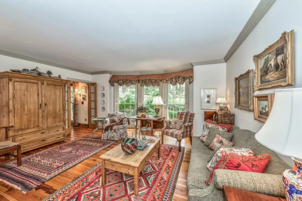 1120 Huntcliff, Sandy Springs, Georgia 30350, 3 Bedrooms Bedrooms, ,4 BathroomsBathrooms,Residential,Sold,1120 Huntcliff,5642082