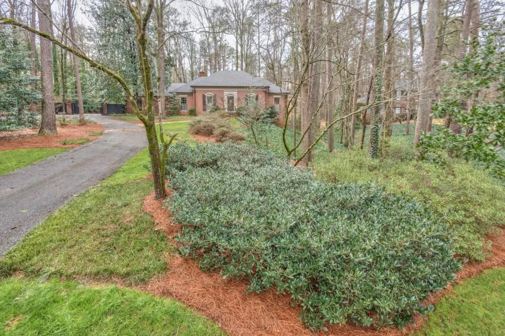 1120 Huntcliff, Sandy Springs, Georgia 30350, 3 Bedrooms Bedrooms, ,4 BathroomsBathrooms,Residential,Sold,1120 Huntcliff,5642082