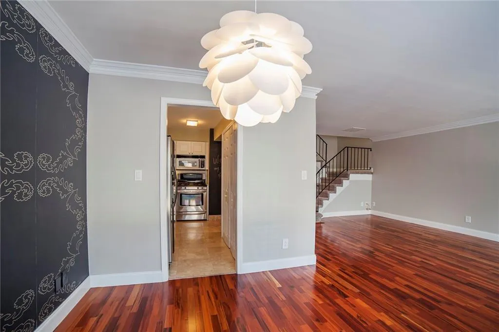 6980 Roswell Road Unit J7, Atlanta, Georgia 30328, 2 Bedrooms Bedrooms, ,1 BathroomBathrooms,Residential,Sold,6980 Roswell Road Unit J7,5697495