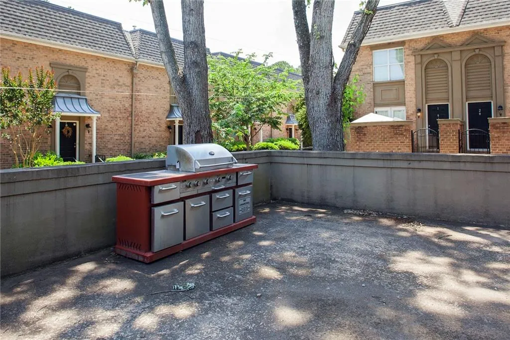 6980 Roswell Road Unit J7, Atlanta, Georgia 30328, 2 Bedrooms Bedrooms, ,1 BathroomBathrooms,Residential,Sold,6980 Roswell Road Unit J7,5697495