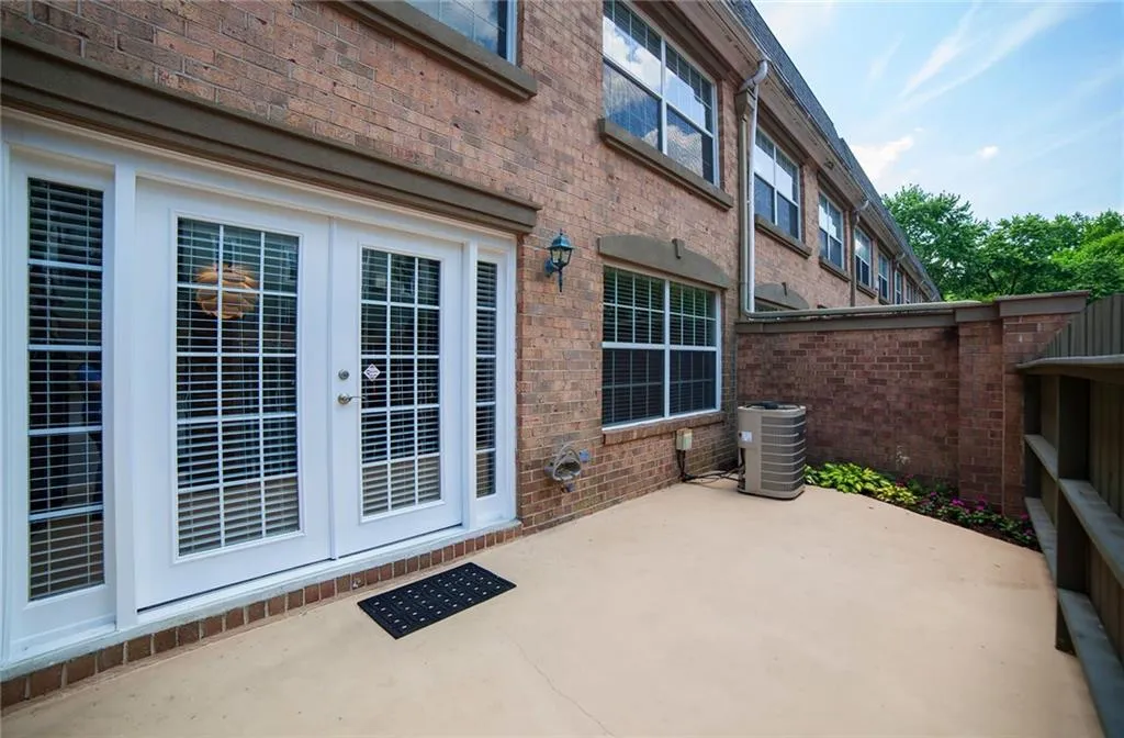 6980 Roswell Road Unit J7, Atlanta, Georgia 30328, 2 Bedrooms Bedrooms, ,1 BathroomBathrooms,Residential,Sold,6980 Roswell Road Unit J7,5697495