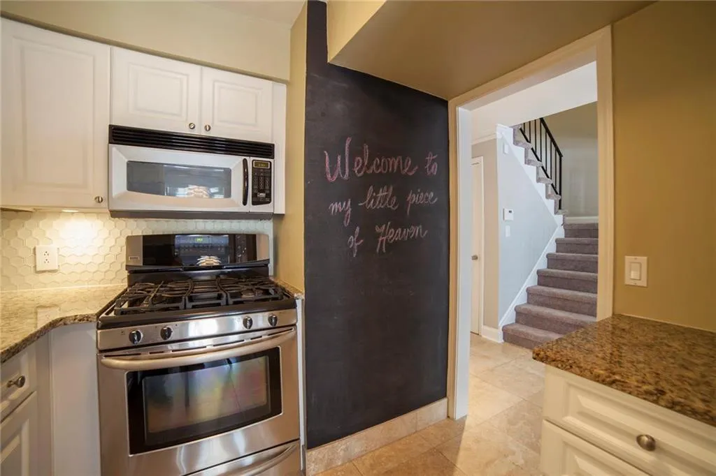 6980 Roswell Road Unit J7, Atlanta, Georgia 30328, 2 Bedrooms Bedrooms, ,1 BathroomBathrooms,Residential,Sold,6980 Roswell Road Unit J7,5697495