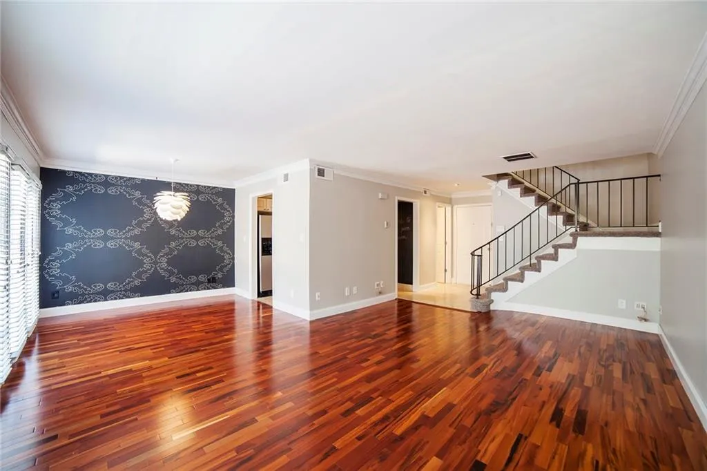 6980 Roswell Road Unit J7, Atlanta, Georgia 30328, 2 Bedrooms Bedrooms, ,1 BathroomBathrooms,Residential,Sold,6980 Roswell Road Unit J7,5697495