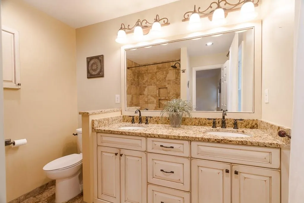 1160 Windsor Parkway Unit 12, Atlanta, Georgia 30319, 2 Bedrooms Bedrooms, ,2 BathroomsBathrooms,Residential,Sold,1160 Windsor Parkway Unit 12,5861881