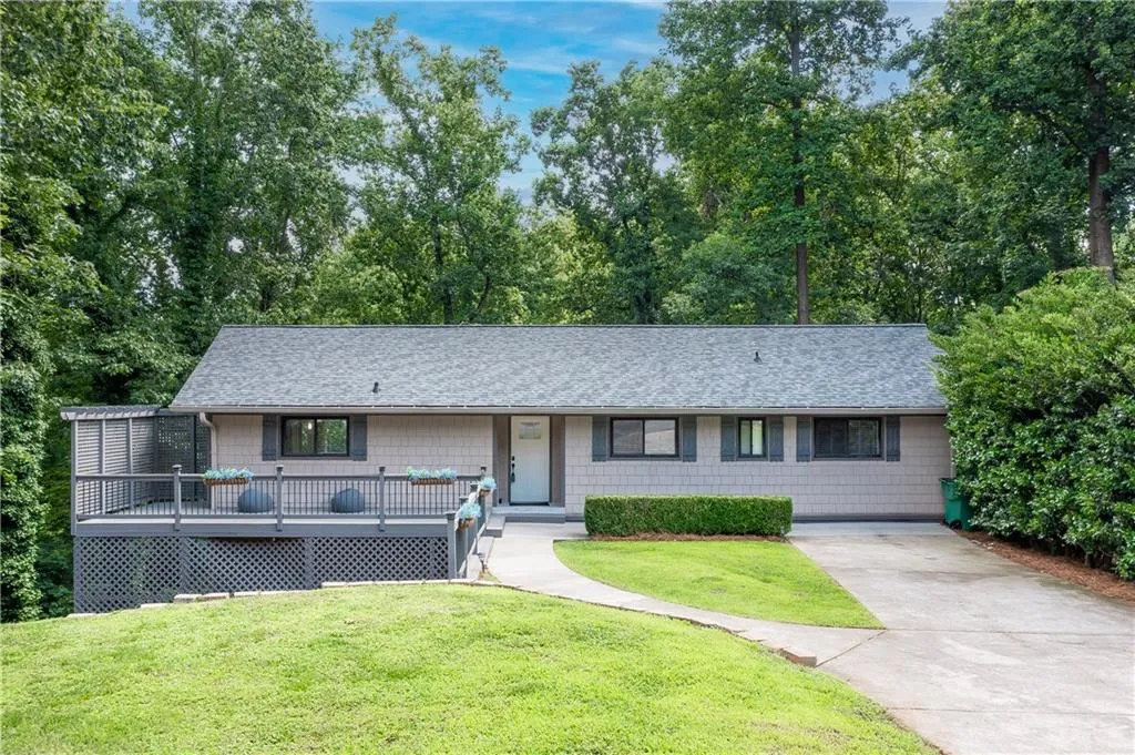 5583 Benton Woods Drive, Atlanta, Georgia 30342, 4 Bedrooms Bedrooms, ,3 BathroomsBathrooms,Residential,Sold,5583 Benton Woods Drive,6907158