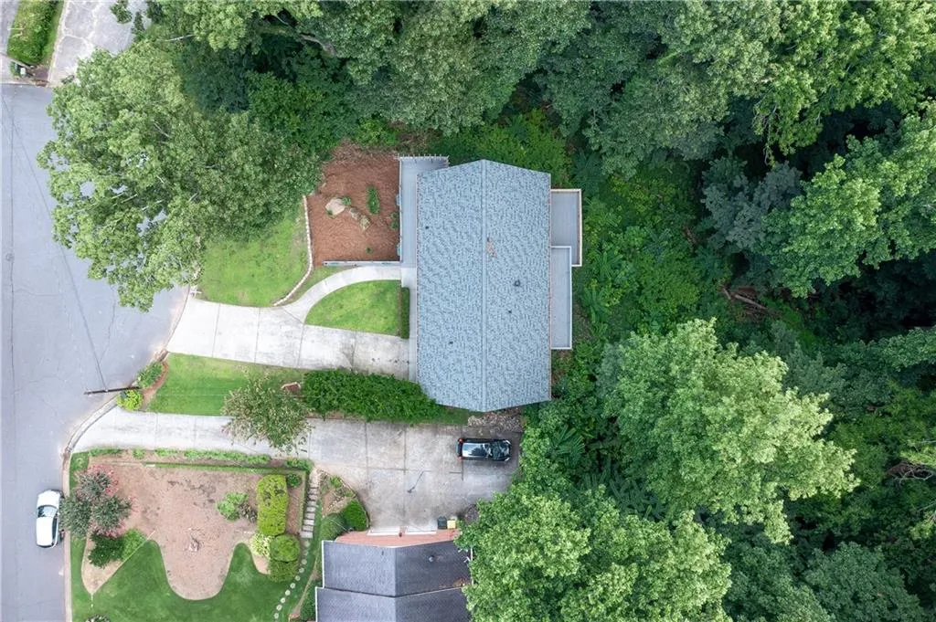 5583 Benton Woods Drive, Atlanta, Georgia 30342, 4 Bedrooms Bedrooms, ,3 BathroomsBathrooms,Residential,Sold,5583 Benton Woods Drive,6907158