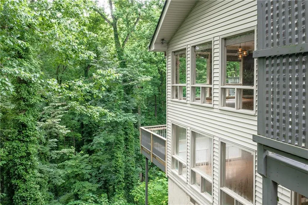 5583 Benton Woods Drive, Atlanta, Georgia 30342, 4 Bedrooms Bedrooms, ,3 BathroomsBathrooms,Residential,Sold,5583 Benton Woods Drive,6907158