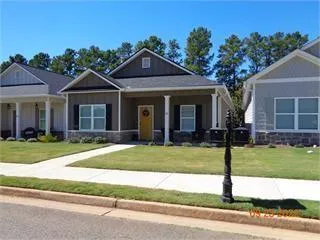 42 Courtyard Lane, Cartersville, Georgia 30120