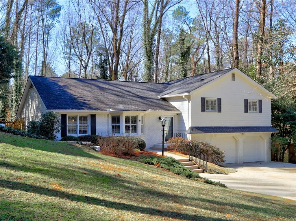 5660 Colton Drive, Atlanta, Georgia 30342, 4 Bedrooms Bedrooms, ,3 BathroomsBathrooms,Residential,Sold,5660 Colton Drive,7526020