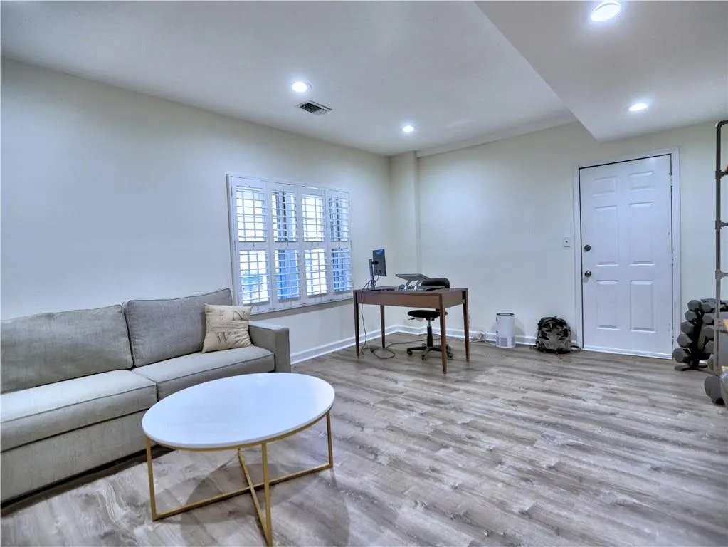 Terrace Level with a full bathroom. Office or 4th bedroom.