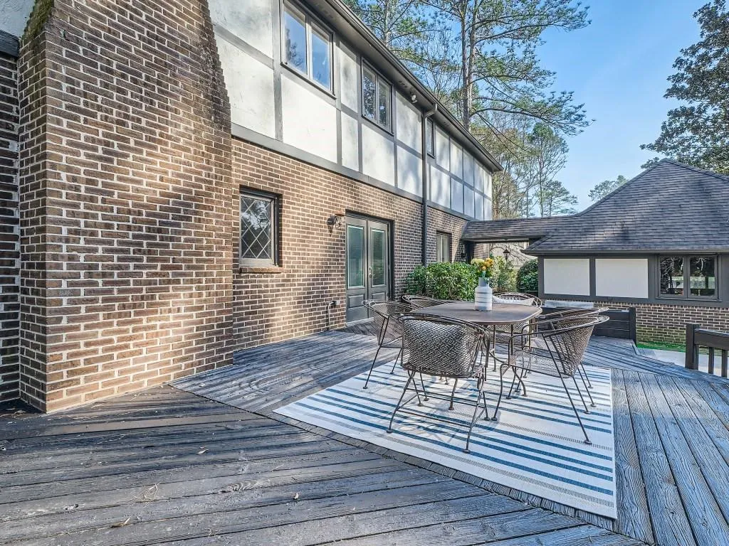 715 Weatherly Lane, Atlanta, Georgia 30328, 5 Bedrooms Bedrooms, ,4 BathroomsBathrooms,Residential,Sold,715 Weatherly Lane,7351280