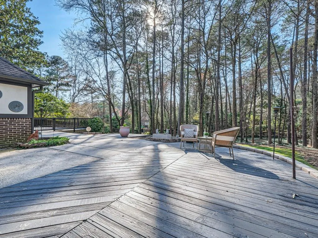 715 Weatherly Lane, Atlanta, Georgia 30328, 5 Bedrooms Bedrooms, ,4 BathroomsBathrooms,Residential,Sold,715 Weatherly Lane,7351280