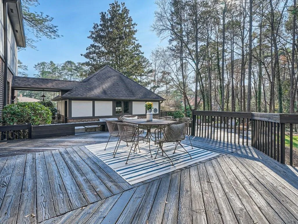 715 Weatherly Lane, Atlanta, Georgia 30328, 5 Bedrooms Bedrooms, ,4 BathroomsBathrooms,Residential,Sold,715 Weatherly Lane,7351280