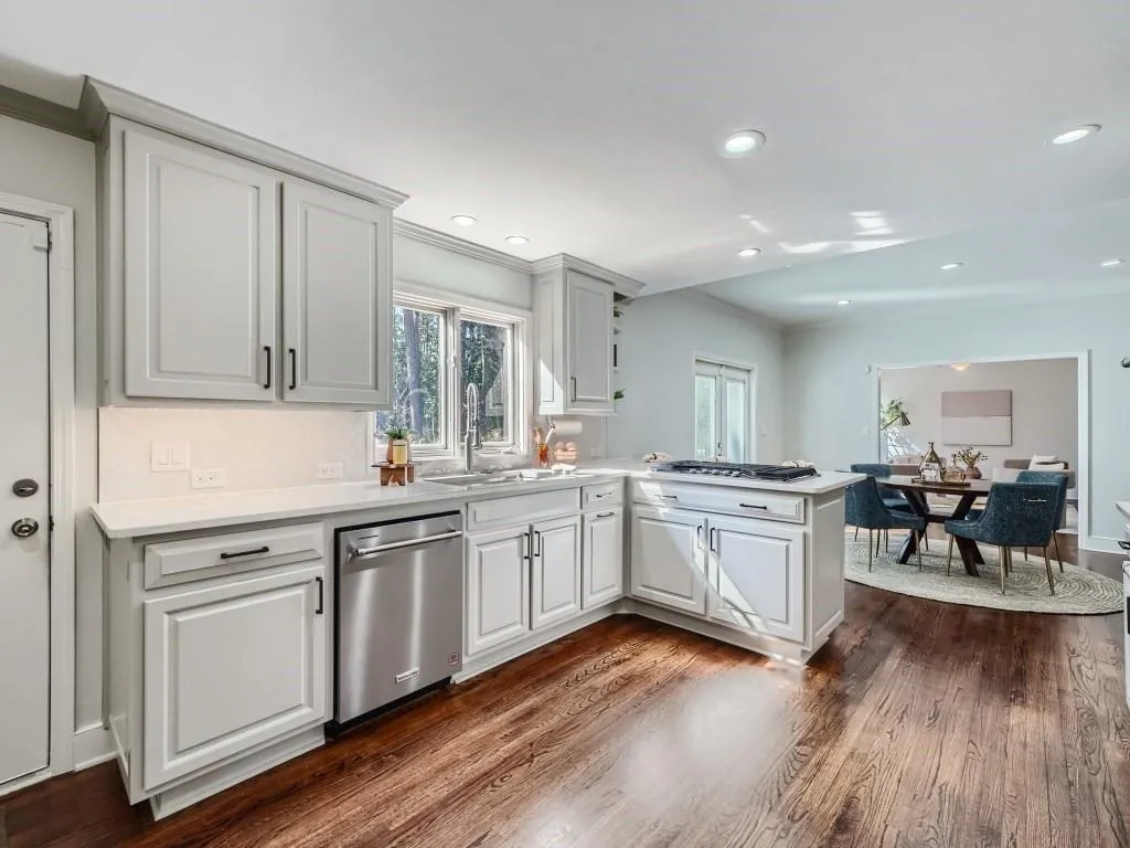 715 Weatherly Lane, Atlanta, Georgia 30328, 5 Bedrooms Bedrooms, ,4 BathroomsBathrooms,Residential,Sold,715 Weatherly Lane,7351280