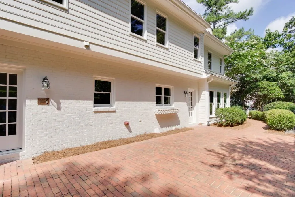 440 Tavern Circle, Sandy Springs, Georgia 30350, 4 Bedrooms Bedrooms, ,4 BathroomsBathrooms,Residential,Sold,440 Tavern Circle,6038465