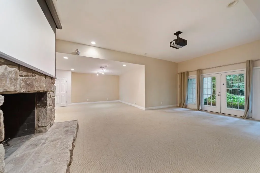 130 River North Drive Nw, Atlanta, Georgia 30328, 6 Bedrooms Bedrooms, ,4 BathroomsBathrooms,Residential,Sold,130 River North Drive Nw,6758890