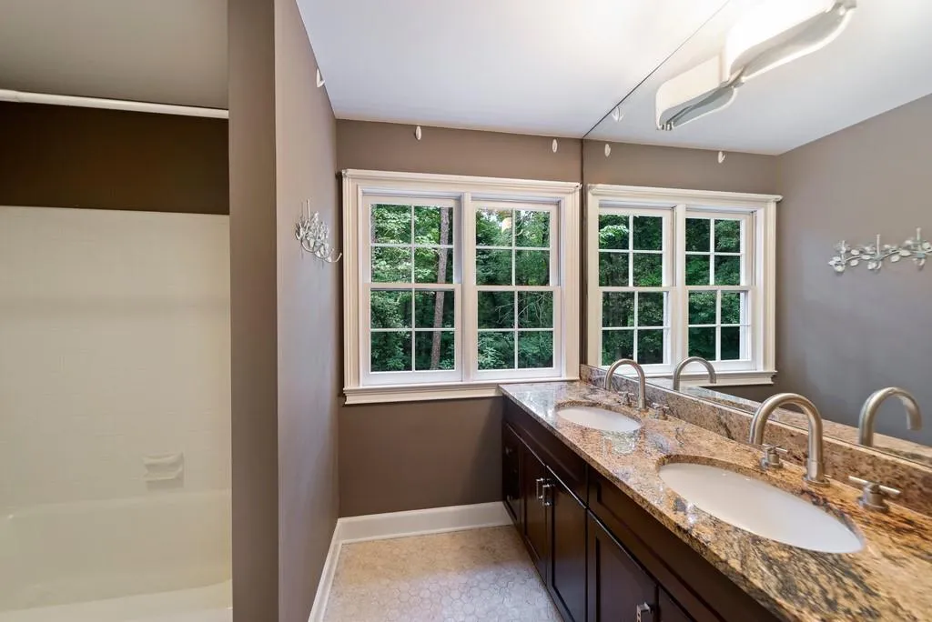130 River North Drive Nw, Atlanta, Georgia 30328, 6 Bedrooms Bedrooms, ,4 BathroomsBathrooms,Residential,Sold,130 River North Drive Nw,6758890