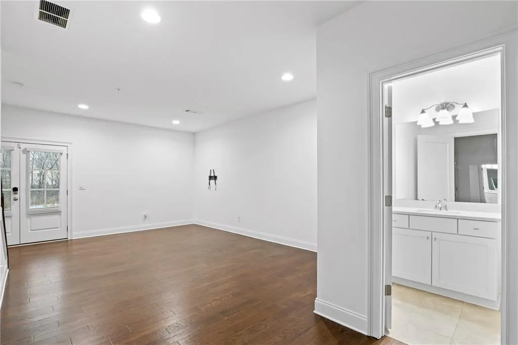 6755 Encore Boulevard, Atlanta, Georgia 30328, 3 Bedrooms Bedrooms, ,3 BathroomsBathrooms,Residential,Sold,6755 Encore Boulevard,7027163