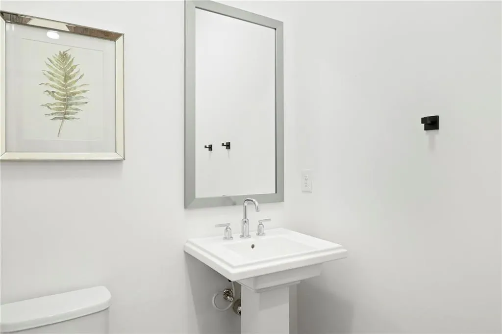 6755 Encore Boulevard, Atlanta, Georgia 30328, 3 Bedrooms Bedrooms, ,3 BathroomsBathrooms,Residential,Sold,6755 Encore Boulevard,7027163