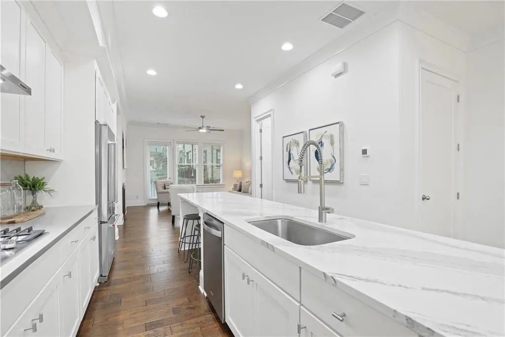 6755 Encore Boulevard, Atlanta, Georgia 30328, 3 Bedrooms Bedrooms, ,3 BathroomsBathrooms,Residential,Sold,6755 Encore Boulevard,7027163