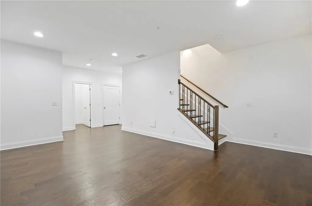 6755 Encore Boulevard, Atlanta, Georgia 30328, 3 Bedrooms Bedrooms, ,3 BathroomsBathrooms,Residential,Sold,6755 Encore Boulevard,7027163