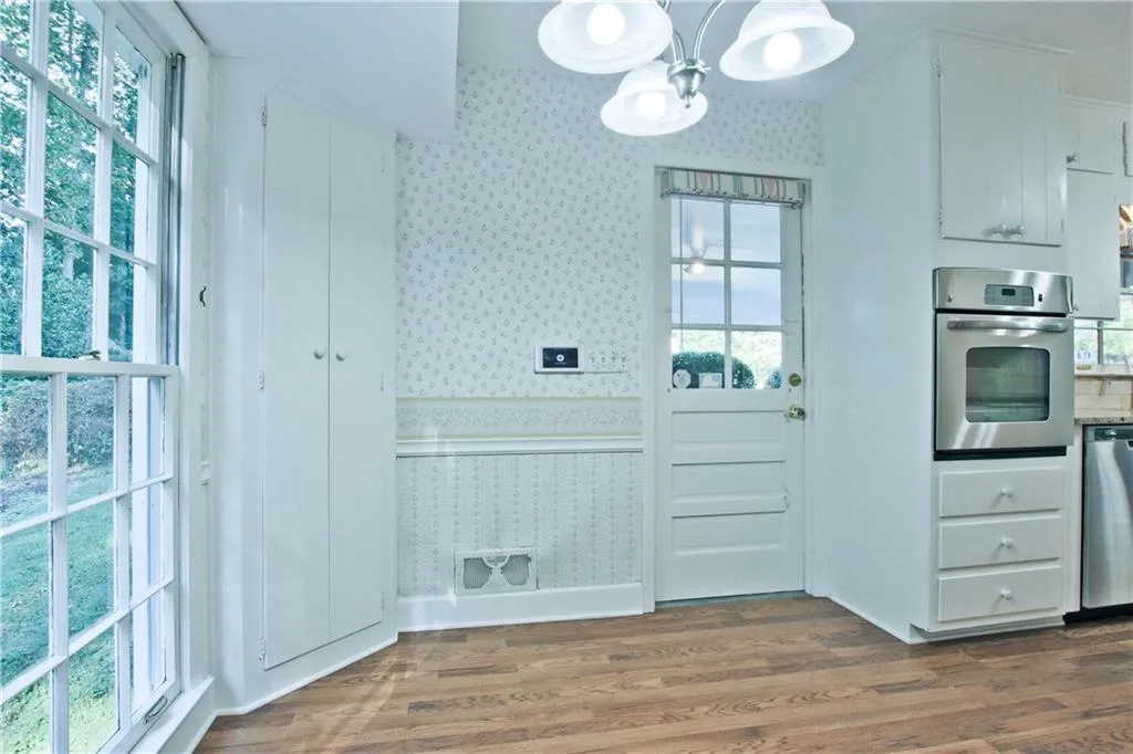 340 Colewood Way, Sandy Springs, Georgia 30328, 4 Bedrooms Bedrooms, ,2 BathroomsBathrooms,Residential,Sold,340 Colewood Way,7120071