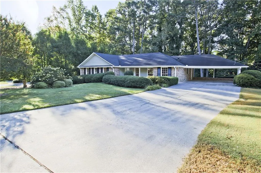 340 Colewood Way, Sandy Springs, Georgia 30328, 4 Bedrooms Bedrooms, ,2 BathroomsBathrooms,Residential,Sold,340 Colewood Way,7120071