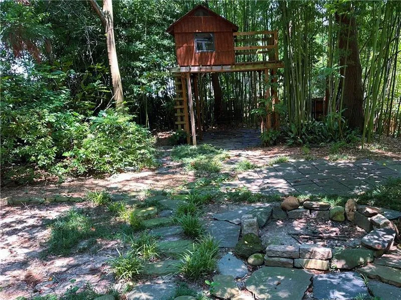 284 Lakeview Avenue Ne, Atlanta, Georgia 30305, 3 Bedrooms Bedrooms, 0 ,2 BathroomsBathrooms,Residential,For Sale,284 Lakeview Avenue Ne,7690234