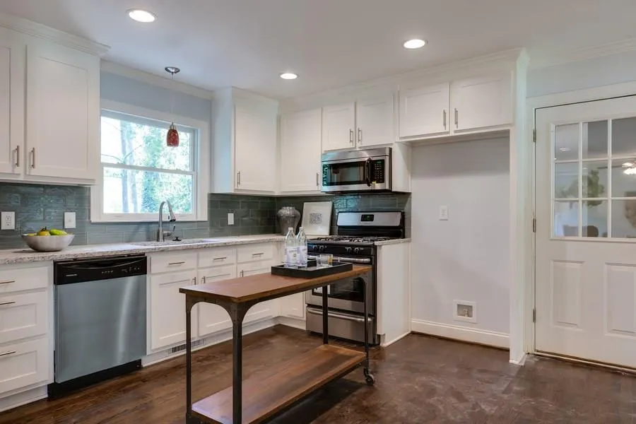 500 Amberidge Trail, Sandy Springs, Georgia 30328, 4 Bedrooms Bedrooms, ,4 BathroomsBathrooms,Residential,Sold,500 Amberidge Trail,5703818