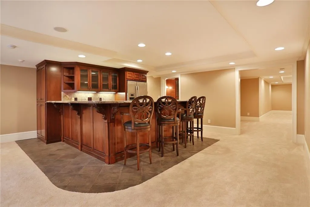 200 Summerhouse Lane, Sandy Springs, Georgia 30350, 5 Bedrooms Bedrooms, ,6 BathroomsBathrooms,Residential,Sold,200 Summerhouse Lane,5792031