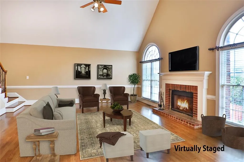 200 Summerhouse Lane, Sandy Springs, Georgia 30350, 5 Bedrooms Bedrooms, ,6 BathroomsBathrooms,Residential,Sold,200 Summerhouse Lane,5792031