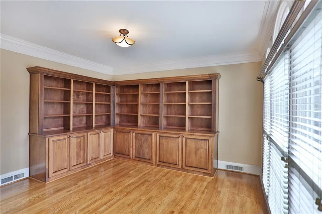 200 Summerhouse Lane, Sandy Springs, Georgia 30350, 5 Bedrooms Bedrooms, ,6 BathroomsBathrooms,Residential,Sold,200 Summerhouse Lane,5792031