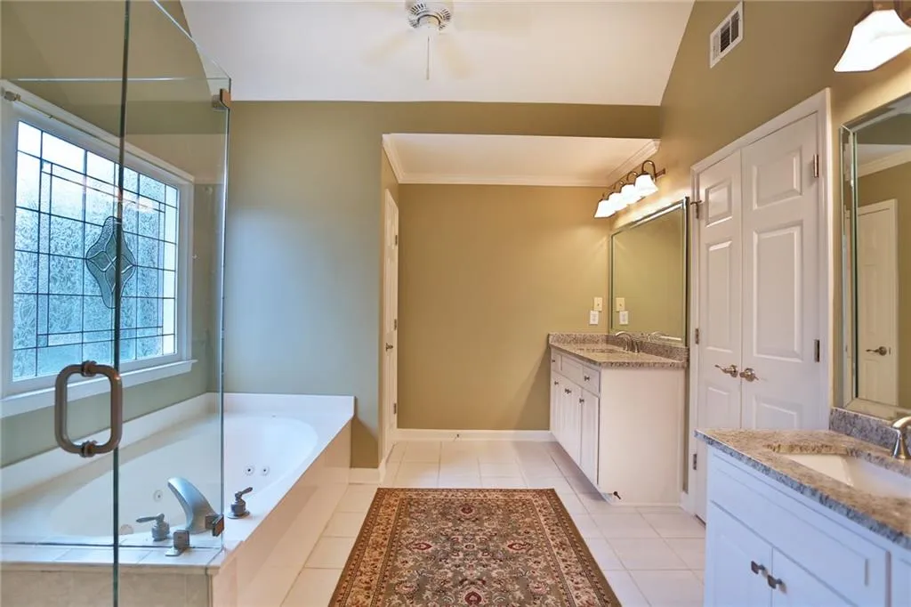200 Summerhouse Lane, Sandy Springs, Georgia 30350, 5 Bedrooms Bedrooms, ,6 BathroomsBathrooms,Residential,Sold,200 Summerhouse Lane,5792031