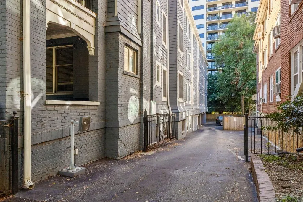 259 14th Street Ne Unit B103, Atlanta, Georgia 30309, 1 Bedroom Bedrooms, ,1 BathroomBathrooms,Residential,For Sale,259 14th Street Ne Unit B103,7670573