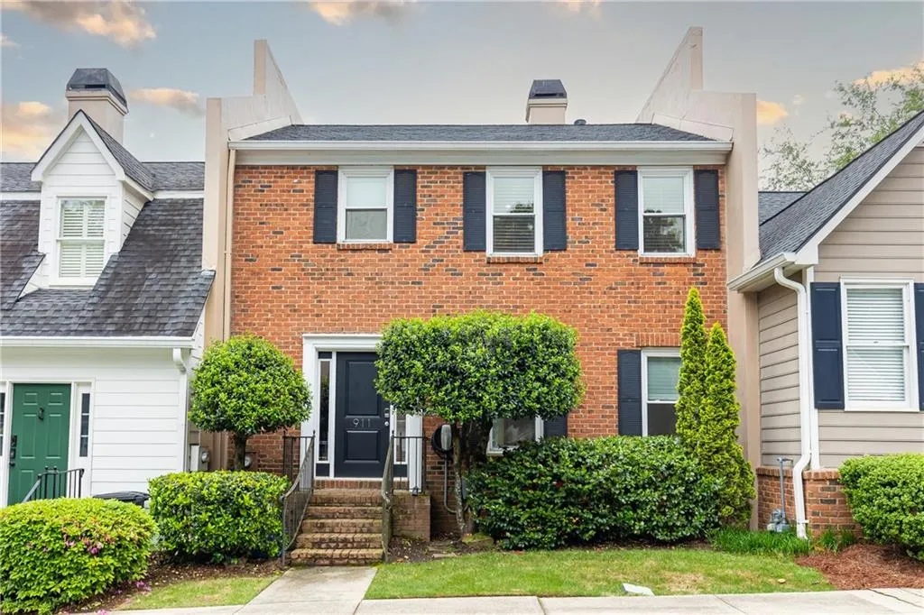 911 Lenox Hill Court Ne, Atlanta, Georgia 30324, 3 Bedrooms Bedrooms, ,3 BathroomsBathrooms,Residential,Sold,911 Lenox Hill Court Ne,7609078