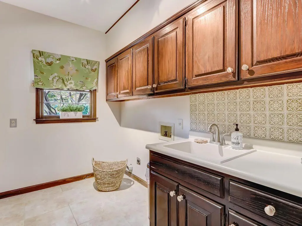 1790 Redbourne Drive, Atlanta, Georgia 30350, 5 Bedrooms Bedrooms, ,4 BathroomsBathrooms,Residential,Sold,1790 Redbourne Drive,6896570