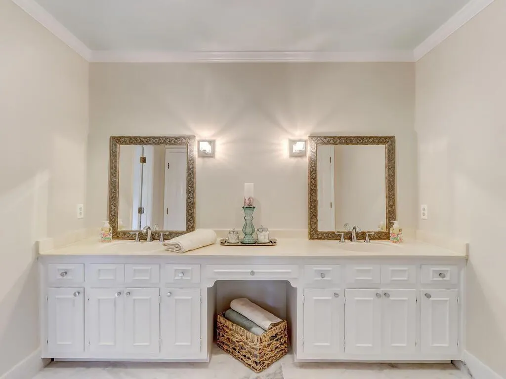 1790 Redbourne Drive, Atlanta, Georgia 30350, 5 Bedrooms Bedrooms, ,4 BathroomsBathrooms,Residential,Sold,1790 Redbourne Drive,6896570