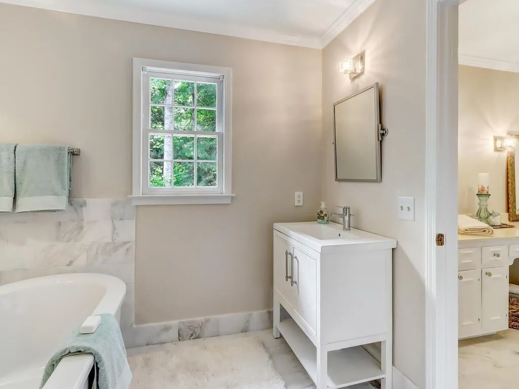 1790 Redbourne Drive, Atlanta, Georgia 30350, 5 Bedrooms Bedrooms, ,4 BathroomsBathrooms,Residential,Sold,1790 Redbourne Drive,6896570